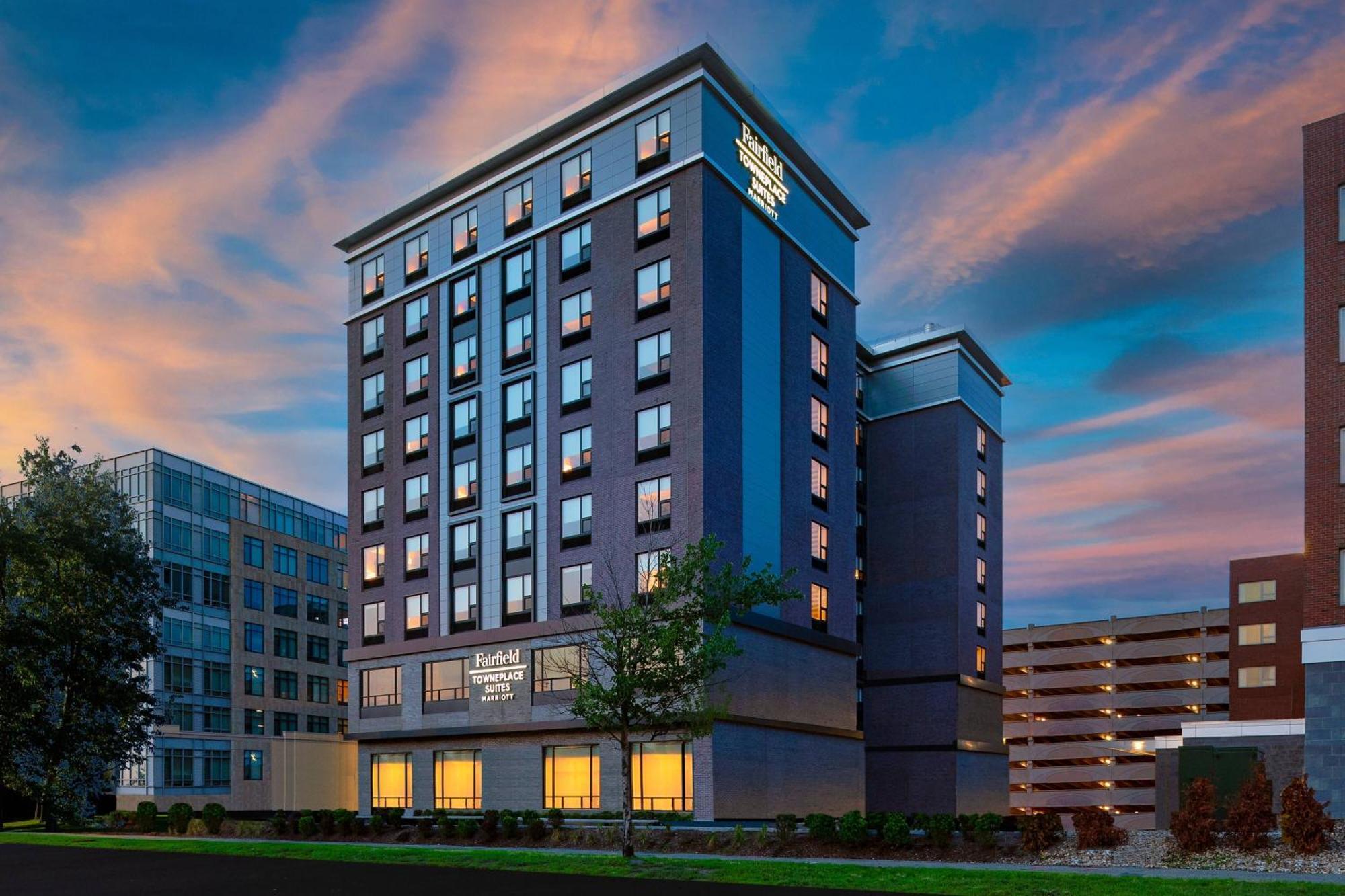 Towneplace Suites By Marriott Boston 메드퍼드 외부 사진
